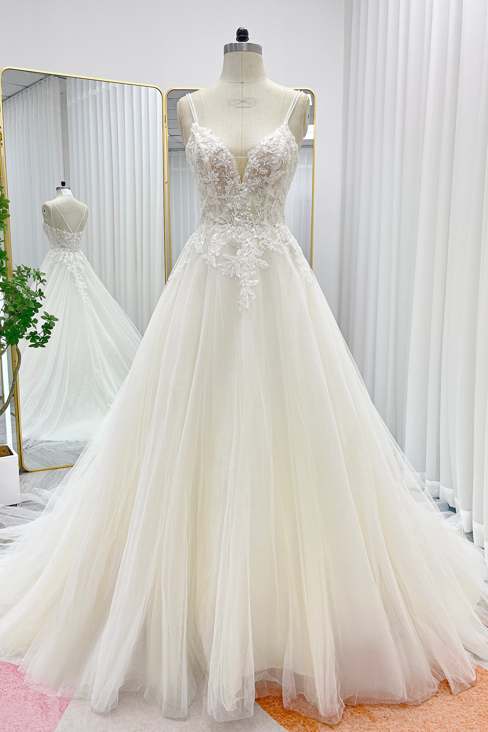 PEN199 A-Line Court Train Lace Tulle Wedding Dress - Image 3